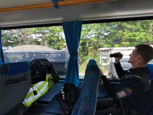 Policisté na kontrolu řidičů využili speciální autobus. Zaznamenali přes třicet přestupků